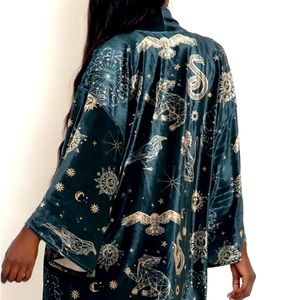 NWT BlackMilk Magic Sky Velvet Swan Kimono Harry Potter spells